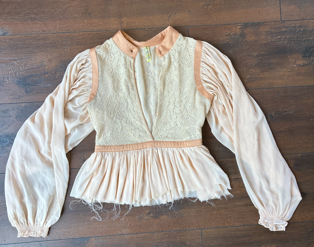 Free People Boho Lace Blouse Bishop Sleeve Peach Cream Vintage Style, Size 0